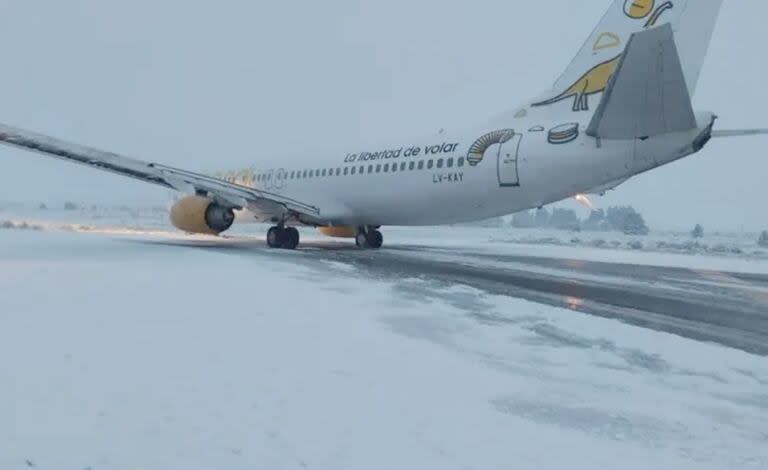 El avión que despistó en el aeropuerto de Bariloche esta mañana