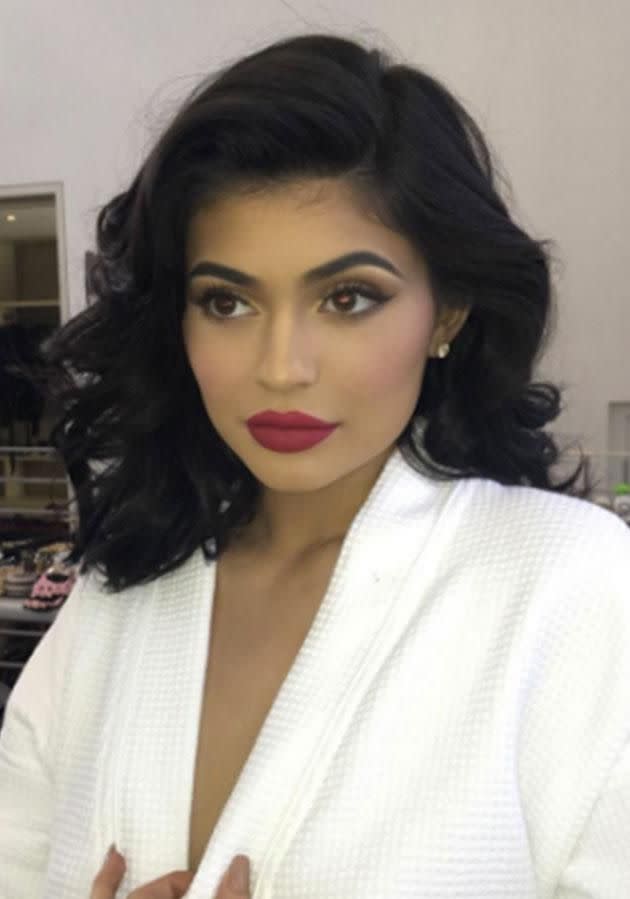 Even beauty goddess Kylie Jenner raises one eyebrow higher than the other (her left one.) Photo: Instagram/kyliejenner