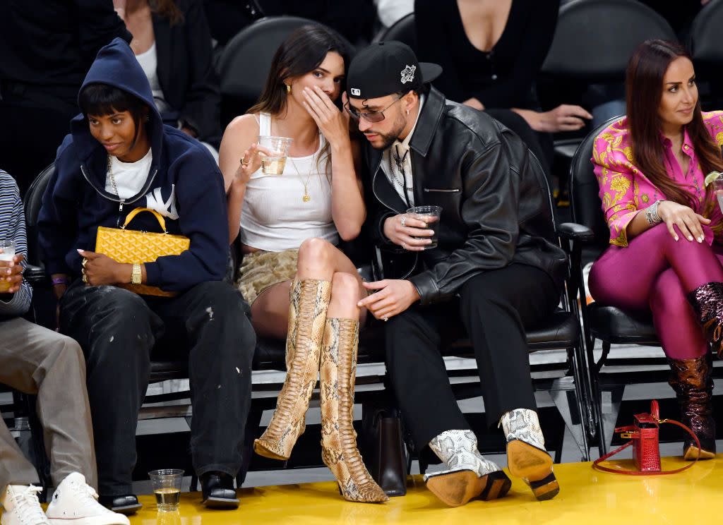 celebrities at the los angeles lakers game