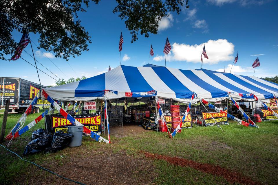 Galaxy Fireworks tent on Swindell Rd and County Line Rd . on the Hillsborough County side in Lakeland Fl. Wednesday June 29,  2022.  For Fireworks safety story.ERNST PETERS/ THE LEDGER