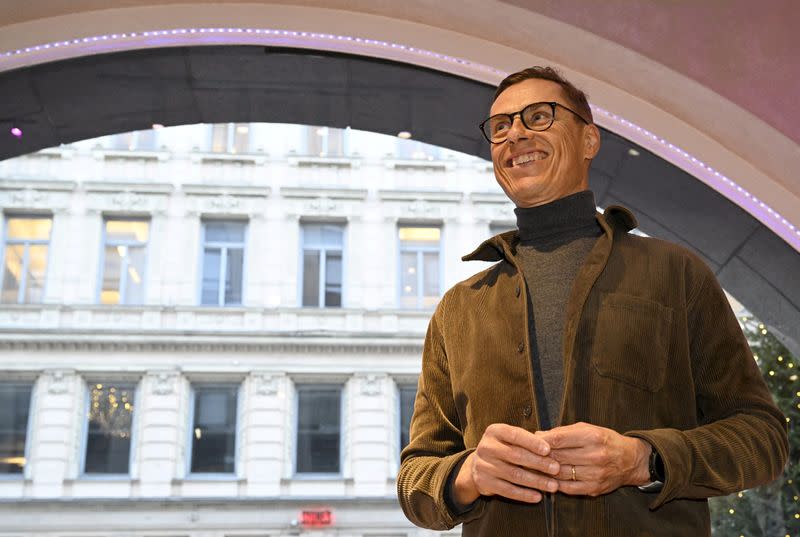 NCP presidential candidate Alexander Stubb campaigns in Helsinki