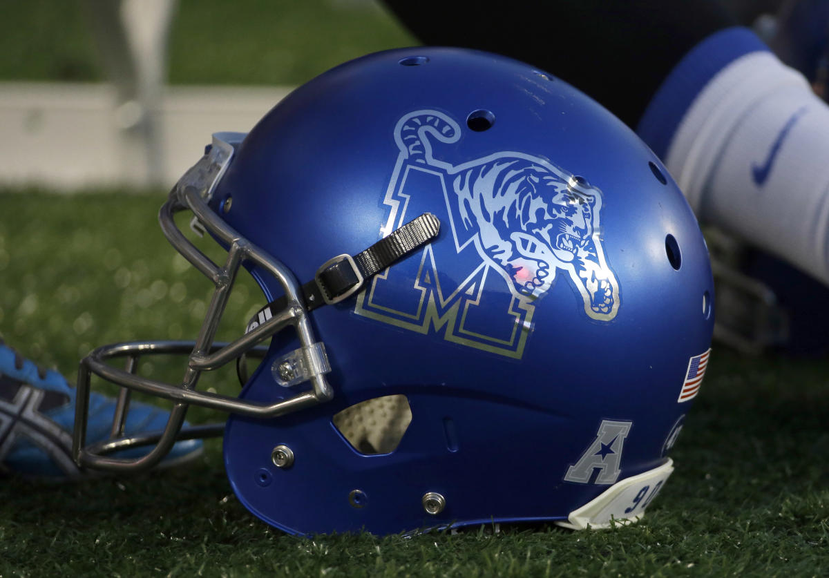 Memphis tabs Ryan Silverfield to replace Mike Norvell