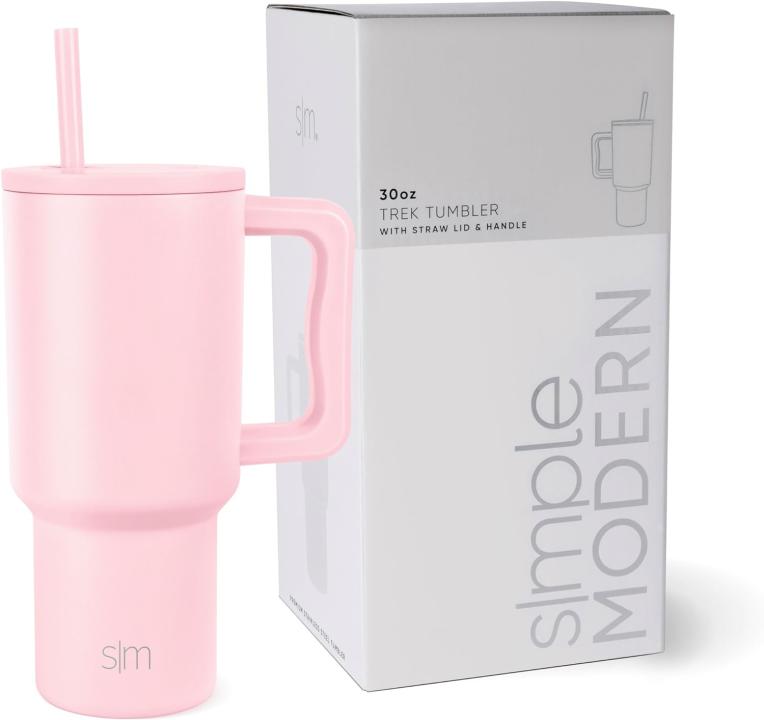 Simple Modern 30 oz Trek Tumbler. (Image via Amazon Canada)