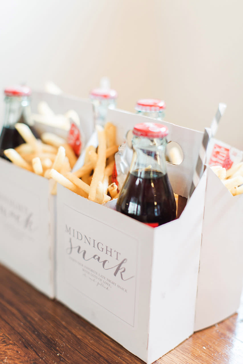 37 Edible Wedding Favors Guests Will Eat Up (Literally!)