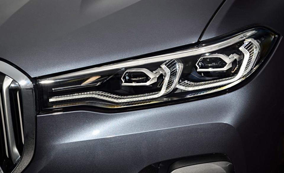 <p>The X7's attractively detailed front lighting elements hide in the shadows of its massive grille openings. </p>