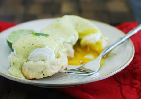 <strong>Get the <a href="http://www.wholehomenews.com/blog/Comfort-Food-Friday-Jalapeno-Cheddar-Eggs-Benedict-with-Cilantro-Lime-Hollandaise/36" target="_blank">Cheddar Eggs Benedict with Cilantro-Lime Hollandaise recipe</a> from Whole Home News</strong>