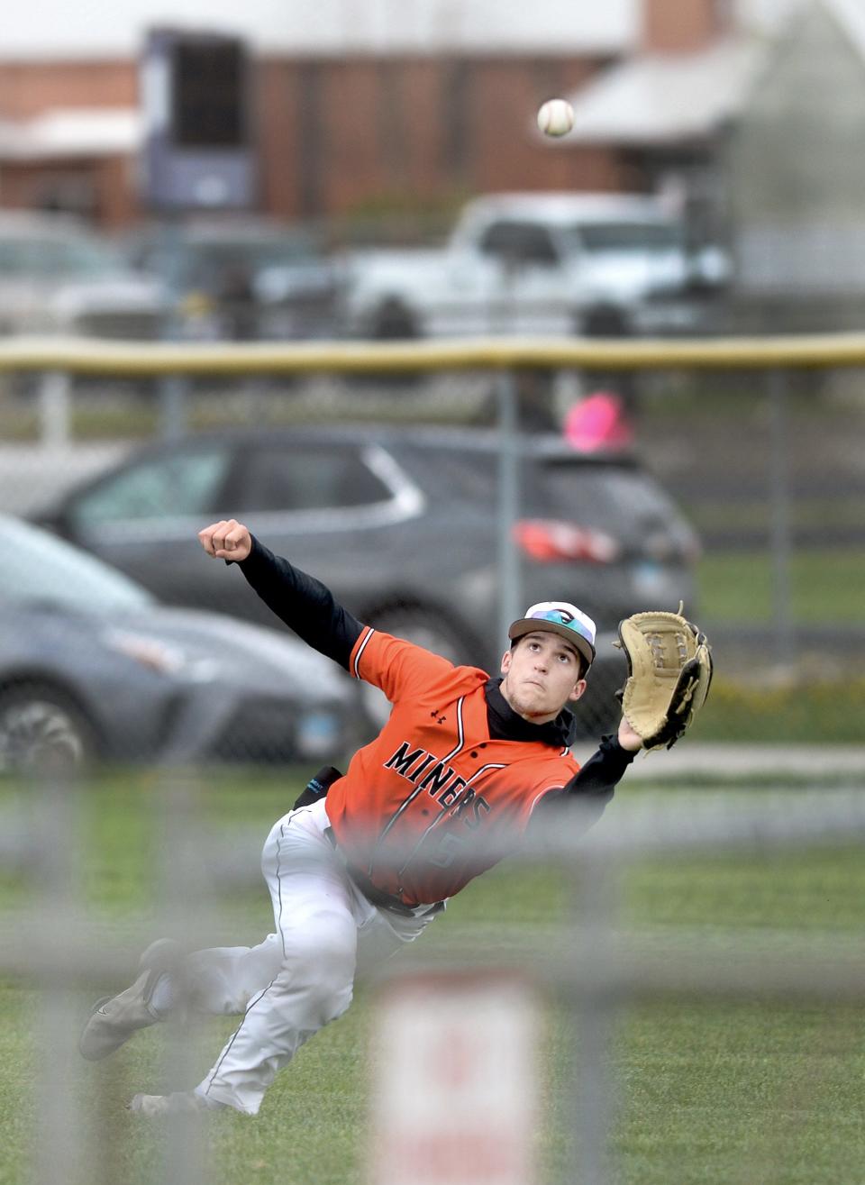 Gillespie's Jesse Berry gets under the ball for a catch during the game against Litchfield Friday, April 5, 2024.