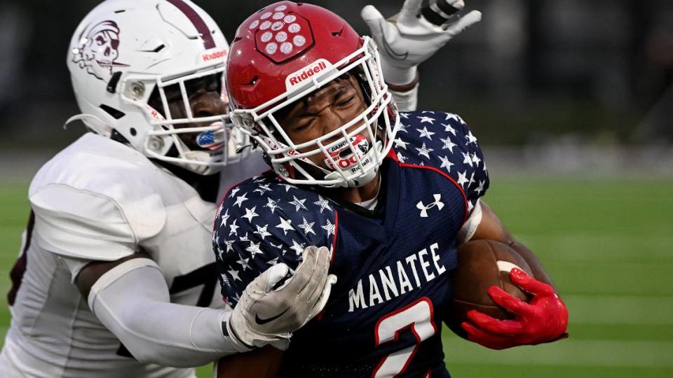 Cory Sanders runs the ball against Braden River at Hawkins Stadium Friday, Sept. 15, 2023.