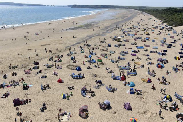 Met Office issues warning as temps hit 30C