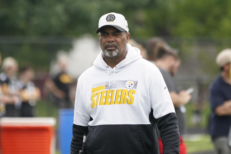 Pittsburgh Steelers defensive coordinator Teryl Austin watches the team go through drills during practice at NFL football training camp in the Latrobe Memorial Stadium in Latrobe, Pa., Monday, Aug. 8, 2022. (AP Photo/Keith Srakocic)