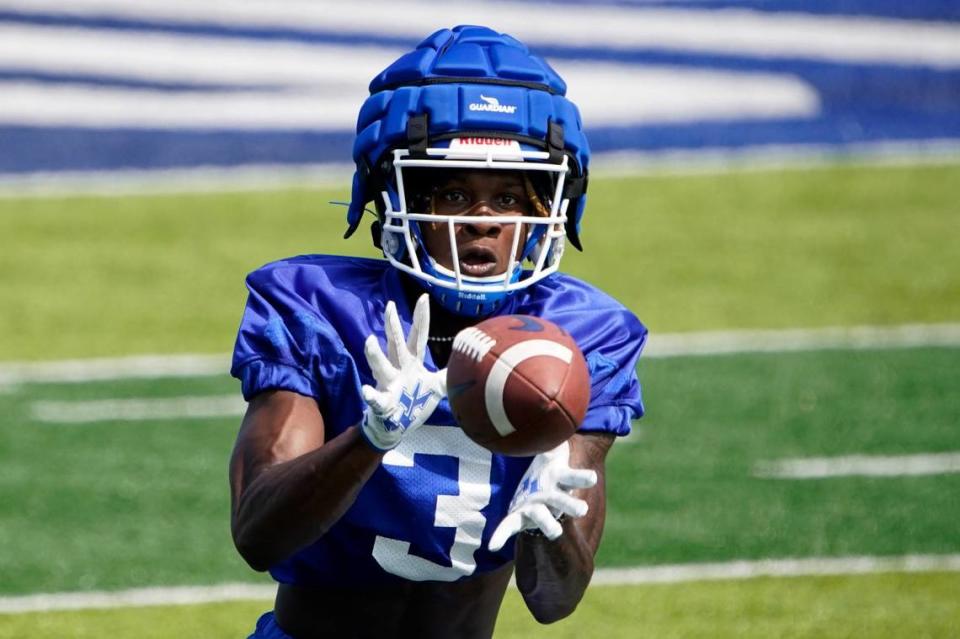 Dekel Crowdus made an early splash in camp as a true freshman last season before being sidelined by injury. He called sitting out the season “pretty depressing.” Mark Mahan