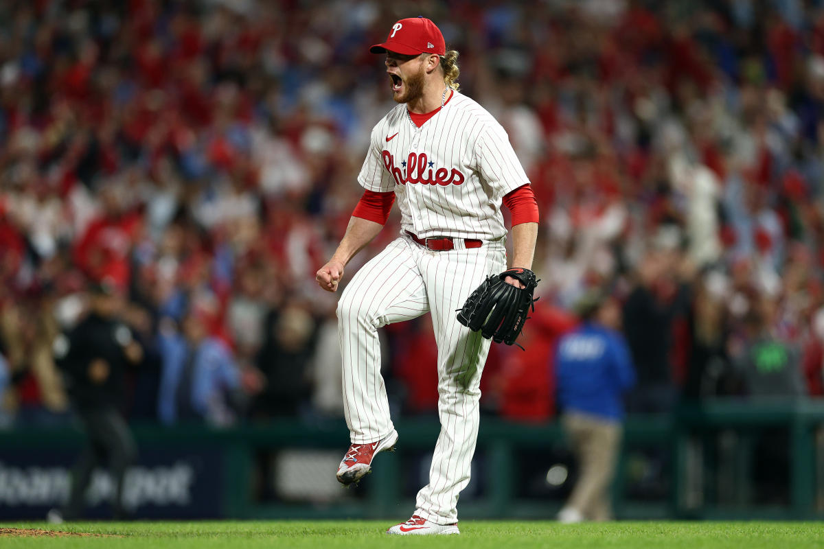 JT Realmuto home run stuns Astros, Phillies control World Series