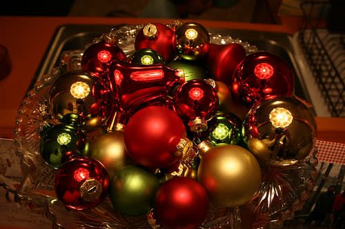 christmas balls in bowl