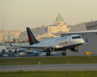 An Air Canada Express aircraft. (CNW Group/Air Canada)