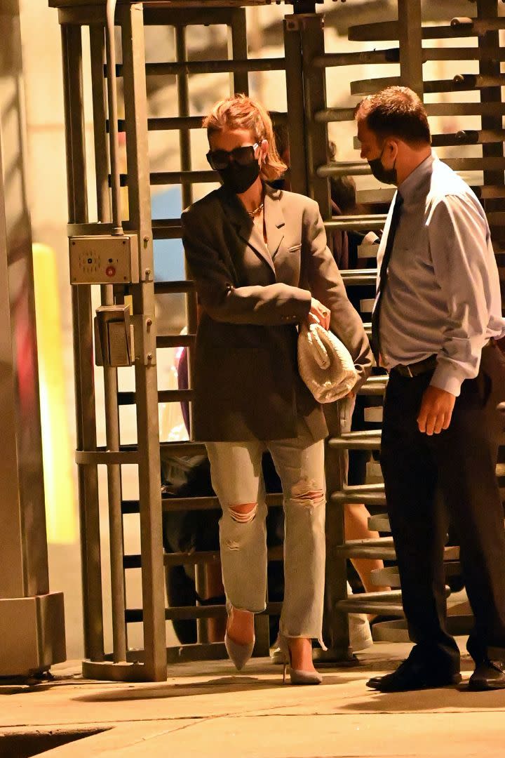 Kate Beckinsale touches down at JFK International Airport in New York, July 20. - Credit: Elder Ordonez/Splash News