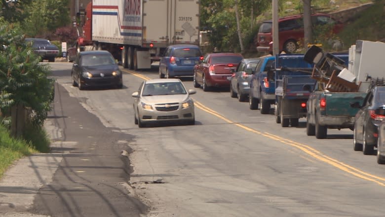 Construction on St. Margarets Bay Road won't be completed on time