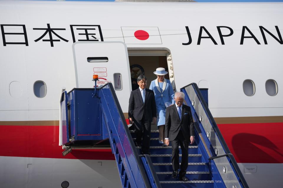 2024年6月22日，日本天皇德仁與皇后雅子抵達英國倫敦斯坦斯特德機場（Stansted Airport），將於25日起進行正式的國是訪問。美聯社