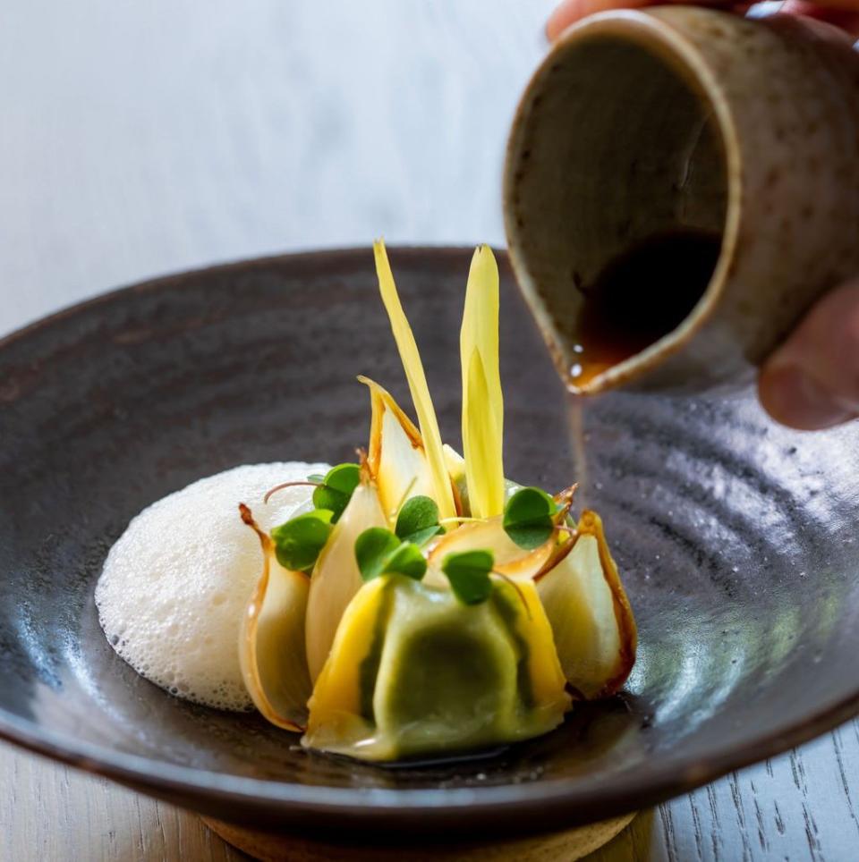 Sō-lō serves up six-course evening tasting menus at £98