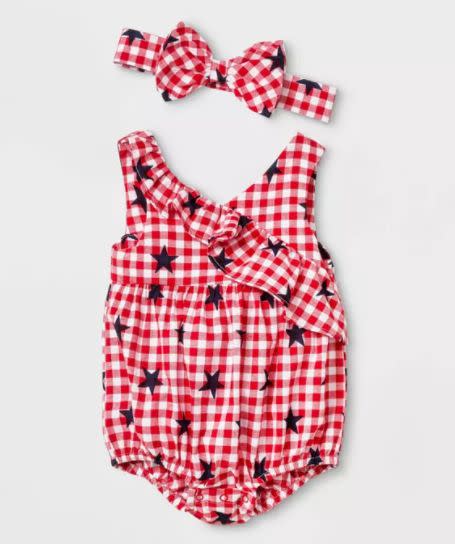 Find this gingham romper with headband for $12 at <a href="https://yhoo.it/3dKS0wy" target="_blank" rel="noopener noreferrer">Target</a>.