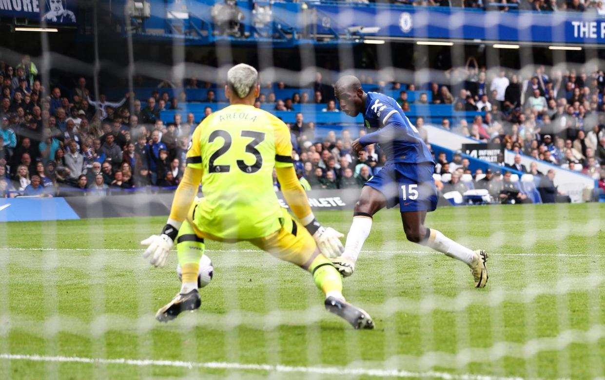 Nicolas Jackson scores Chelsea's fifth goal