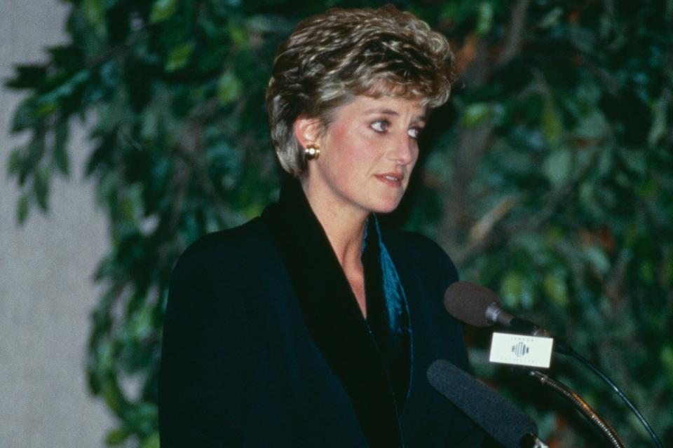 Diana, Princess of Wales (1961 - 1997) gives a speech at the Hilton Hotel in London, during the Headway Charity Lunch, in which she resigns from her public duties and asks for 'time and space', 3rd December 1993. (Photo by Princess Diana Archive/Getty Images)