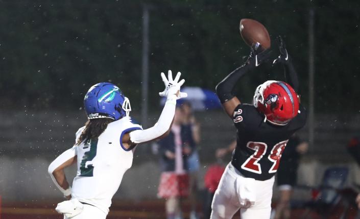 La Salle receiver Koy Beasley (29) has received at least five offers from schools that include Boston College and West Virginia.
