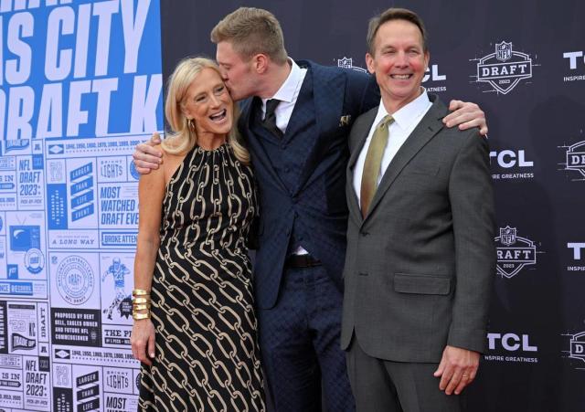 NFL Draft 2022 Red Carpet Outfits & Arrivals, Photos – Rvce News