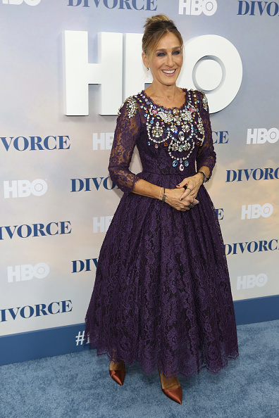 SJP lució fabulosa y muy elegante para la premiere de la serie de 10 episodios “Divorce”.