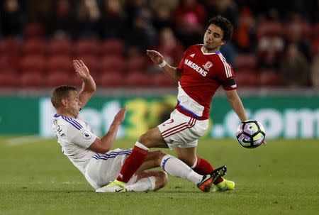 Britain Soccer Football - Middlesbrough v Sunderland - Premier League - The Riverside Stadium - 26/4/17 Sunderland's Lee Cattermole in action with Middlesbrough's Fabio Action Images via Reuters / Lee Smith Livepic