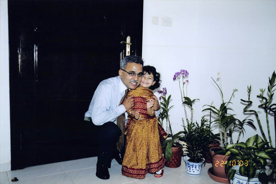 Samaa Khullar with her father. (Courtesy Samaa Khullar)