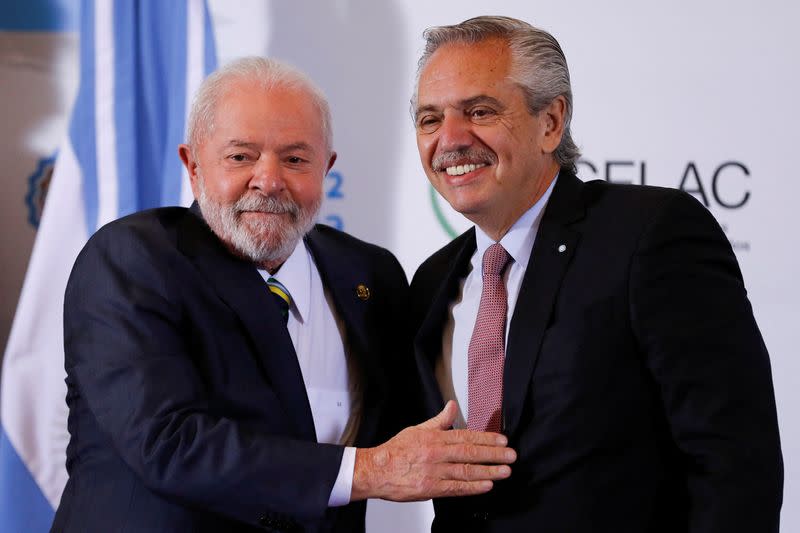 Presidentes de Argentina y Brasil se reúnen en la cumbre de jefes de Estado de la CELAC