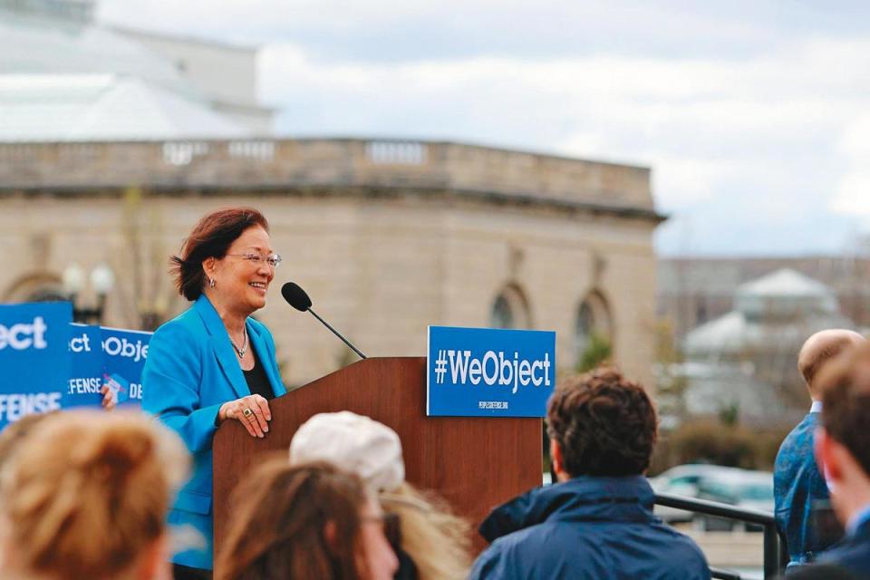 現任美國民主黨籍夏威夷州聯邦參議員廣野慶子，是首位當選美國參議員的亞裔美國人。（翻攝自廣野慶子臉書）