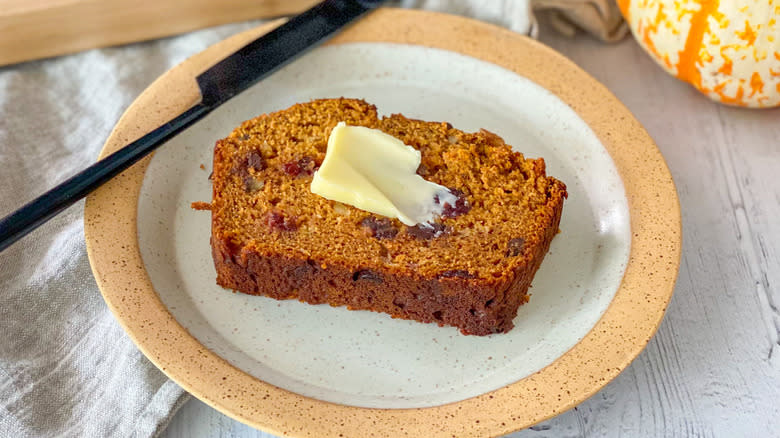 Pumpkin banana bread with butter