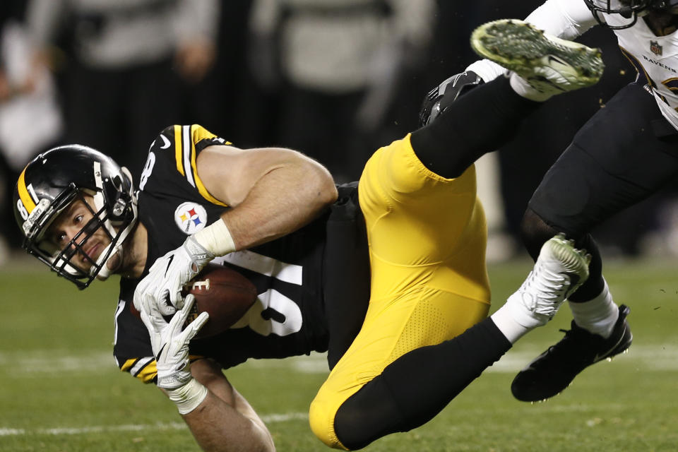 Steelers tight end Jesse James had a touchdown against the Patriots taken away due to a controversial ruling. (AP)