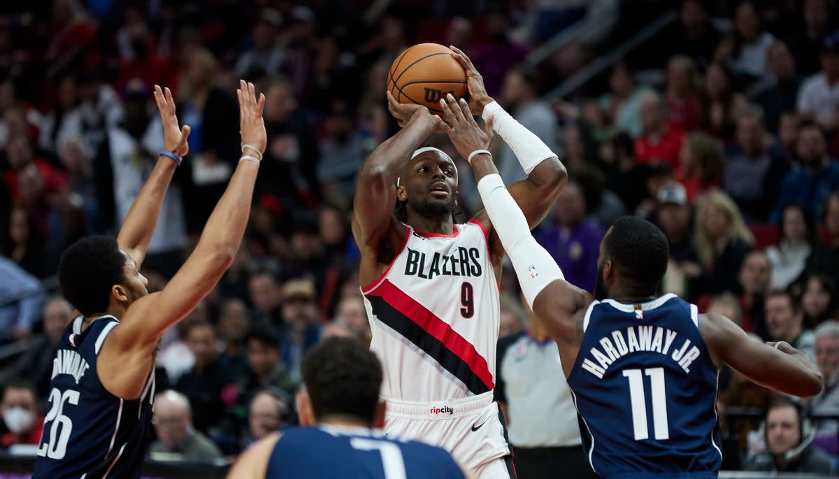 MAVERICSK-TRAIL BLAZERS (AP)