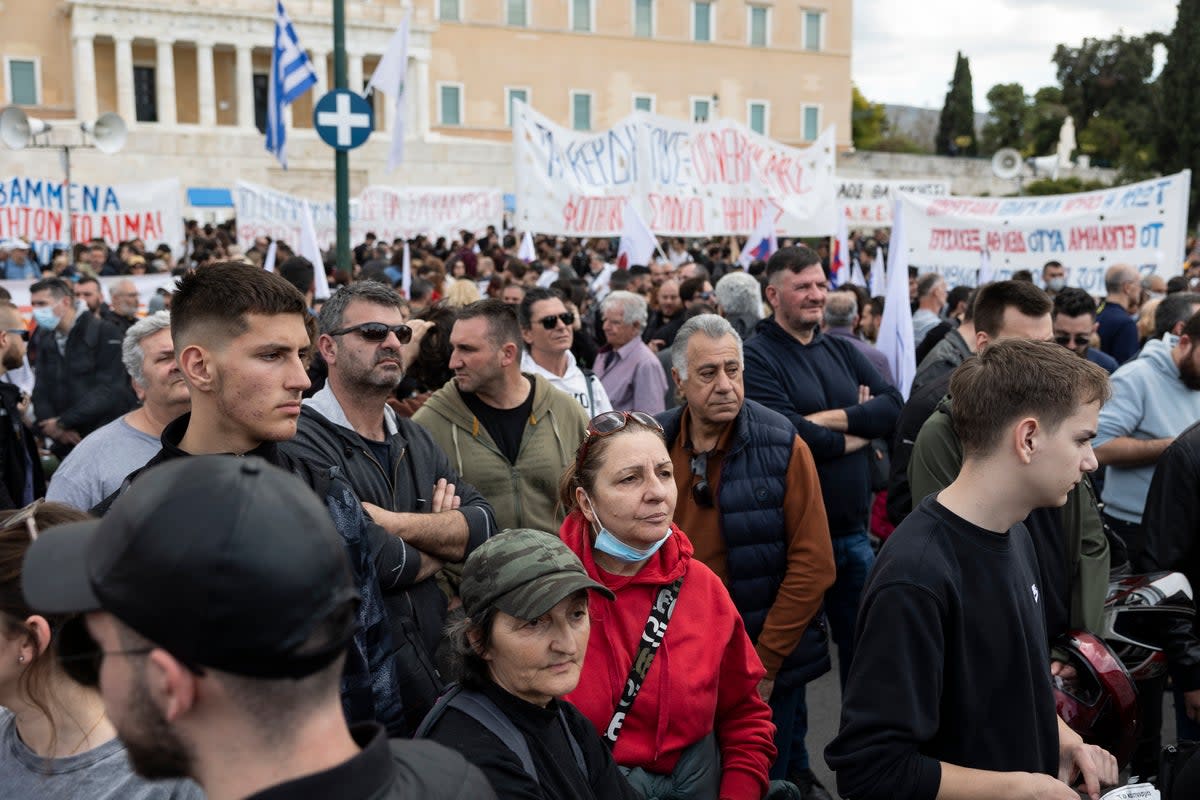 GRECIA-CHOQUE DE TRENES-PROTESTAS (AP)