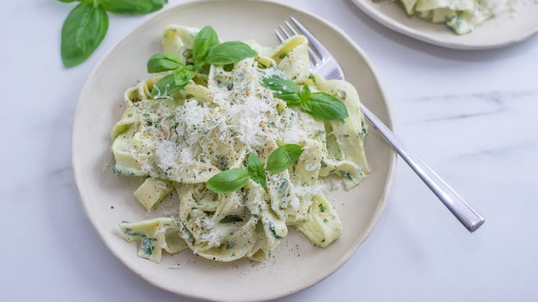 Noodles with greenery