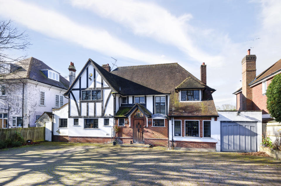 This house in Whetstone North London is close to one of London’s top-performing state schools.