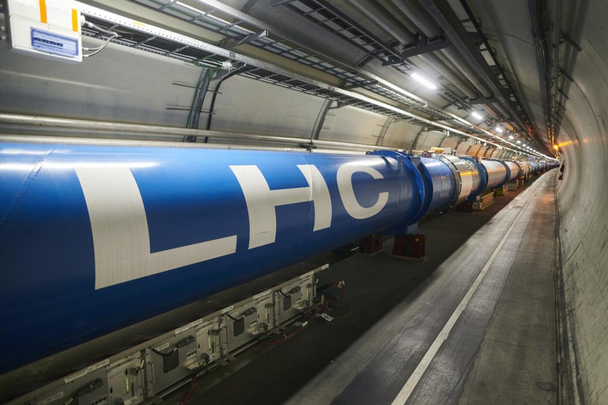 <span class="caption">LHC</span>