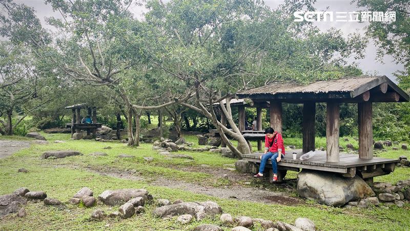 公園內有大大小小的涼亭。（圖／記者黃韻璇攝影）