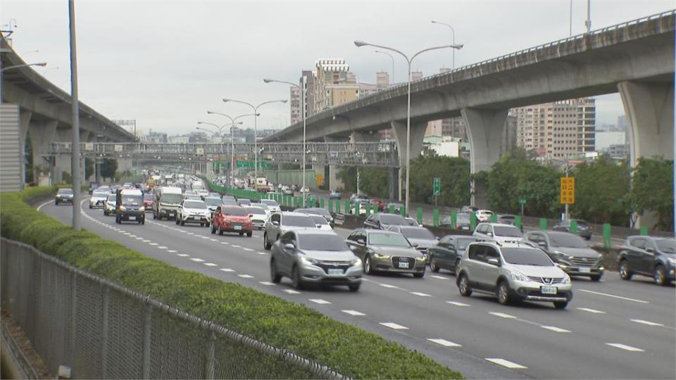 三天連假首日 國3一度「紫爆」 國5 午後恐塞到下午四點