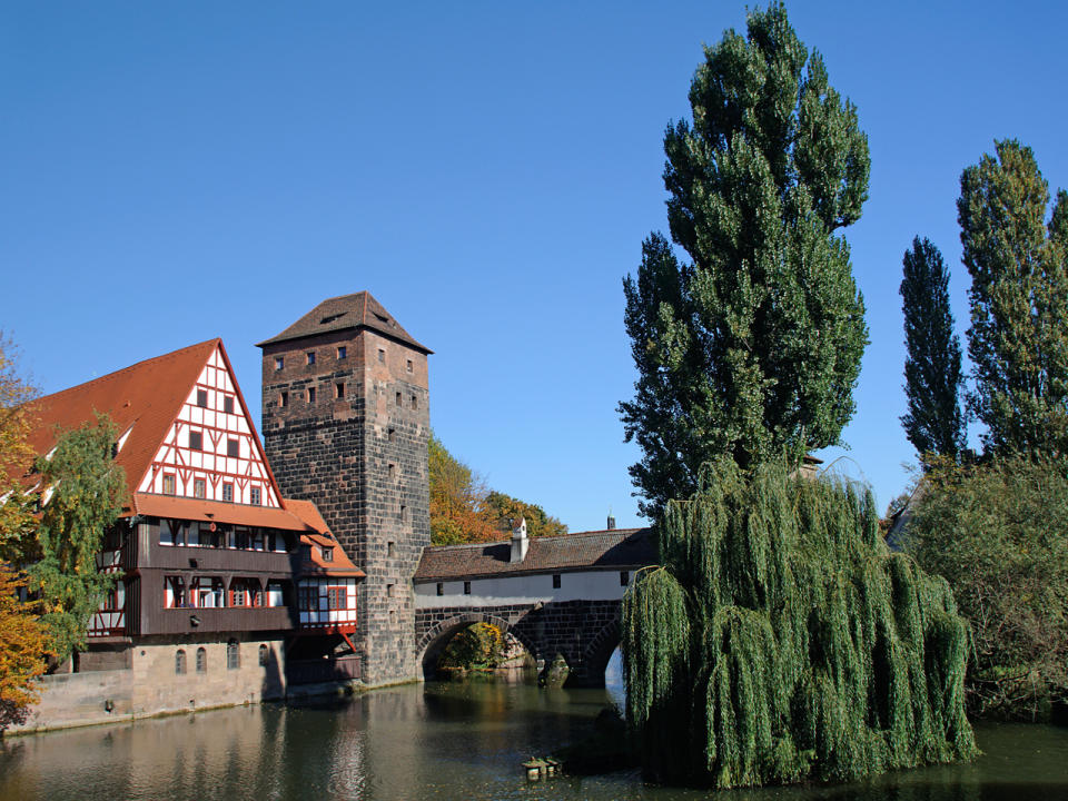 <p>Platz 10: Nürnberg ist noch einigermaßen preiswert. Dort zahlte man im dritten Quartal 2017 durchschnittlich 83 Euro pro Nacht. Im Vergleich zum vorherigen Jahr ist das immerhin eine Preissenkung von 3,5 Prozent. (Bild-Copyright: Uwe Bauch/ddp Images) </p>