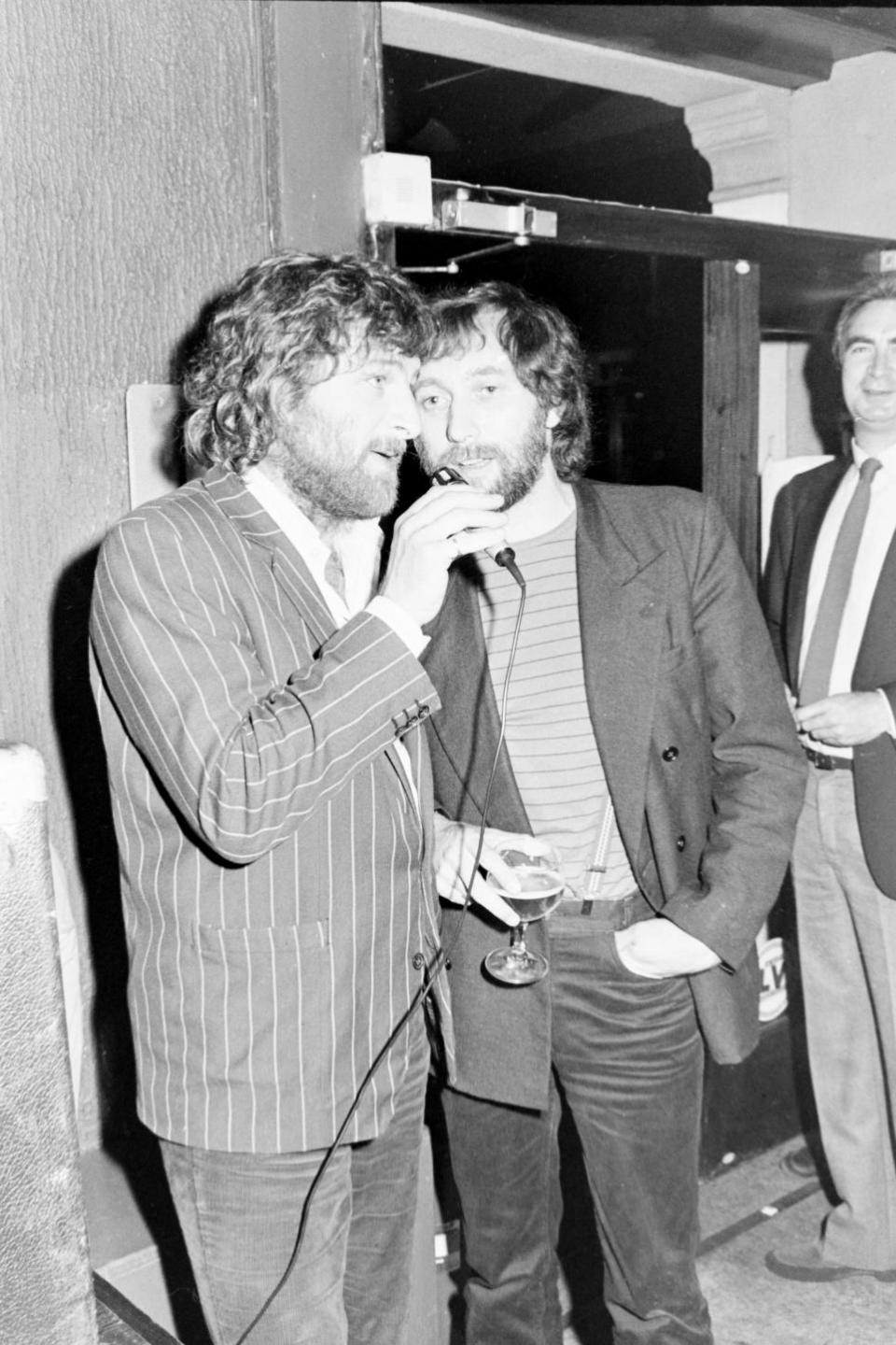 Watford Observer: Chas & Dave take to the microphone