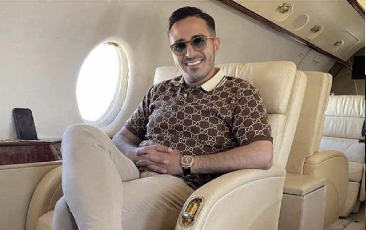Simon Leviev on a private jet - 