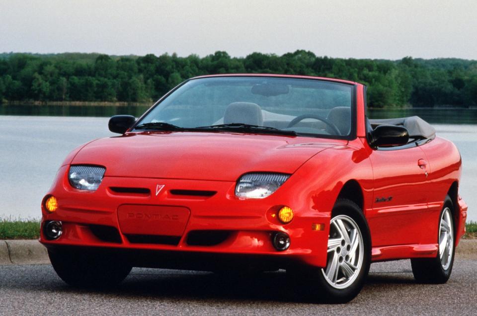 <p>The excitement surrounding the Pontiac Sunfire concept faded as soon as the production model arrived in <strong>1995</strong>. It was merely a <strong>Chevrolet Cavalier</strong> with Pontiac-specific front and rear fascias and different plastic cladding on the sides. To its credit, the brand added a convertible model to the line-up.</p><p>It’s a shame that it held little appeal beyond giving motorists the possibility to drive with the top down <strong>without spending a lot of money</strong>.</p>