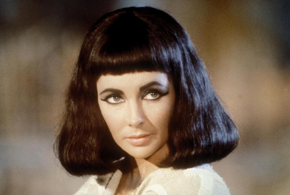 La imagen mental que muchos tenemos hoy en día de Cleopatra se asocia a la actriz Elizabeth Taylor, quien la interpretó en 1963. (Photo by Keystone-France/Gamma-Keystone via Getty Images)