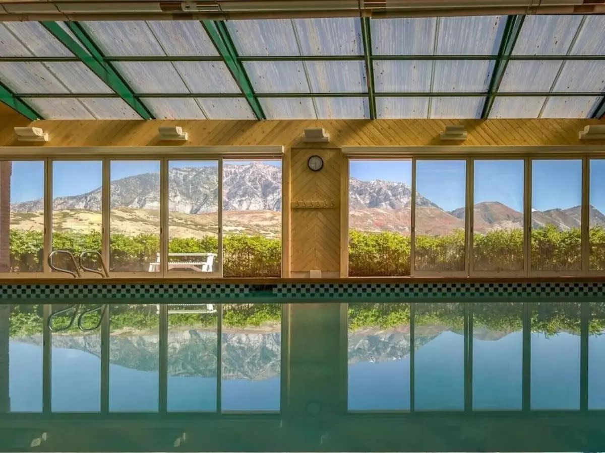 Alpine View, Huge Private Indoor Pool and More, Orem, Utah