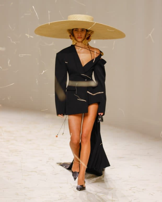 Jacquemus Spring 2023 Ready-to-Wear Fashion Show