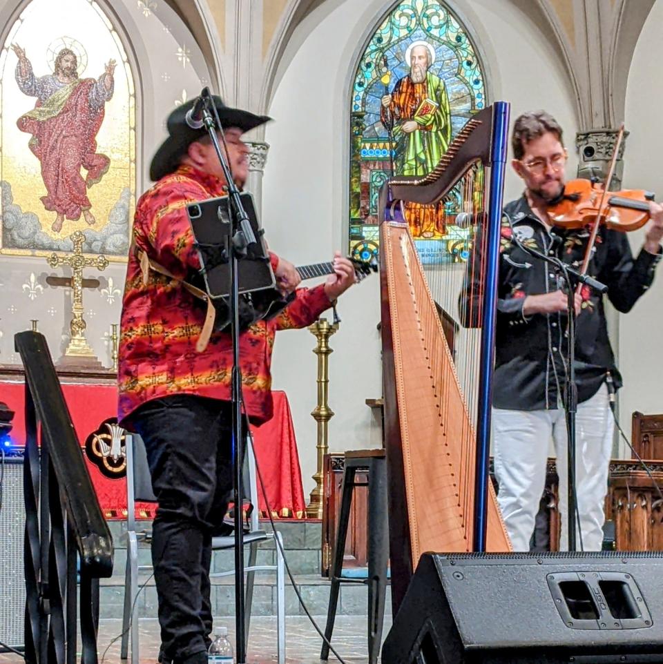 Larry & Joe perform at St. John's Episcopal Cathedral in Knoxville.