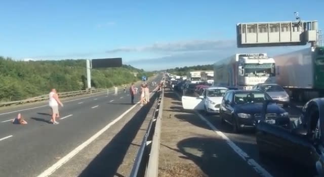 M20 closure: Commuters play football and hula hoop on carriageways